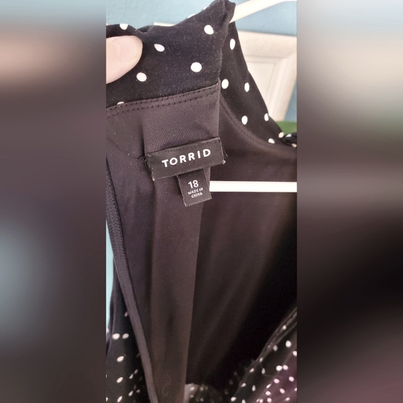 Torrid Challis Tie-Front Swing Dress Black Polka Dot Dress size 18 - Picture 8 of 8